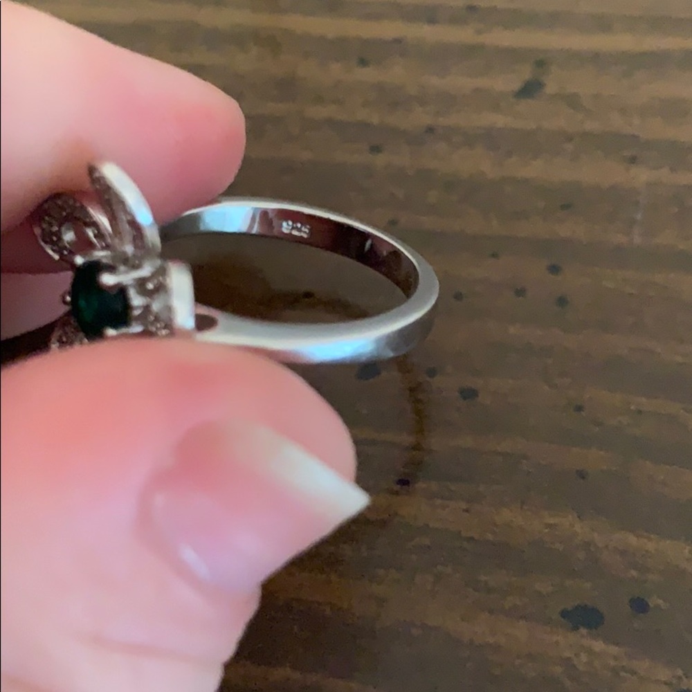 🍀 Belk Sterling Silver/Simulated Emerald Ring Size 6 🍀 - Picture 5 of 12